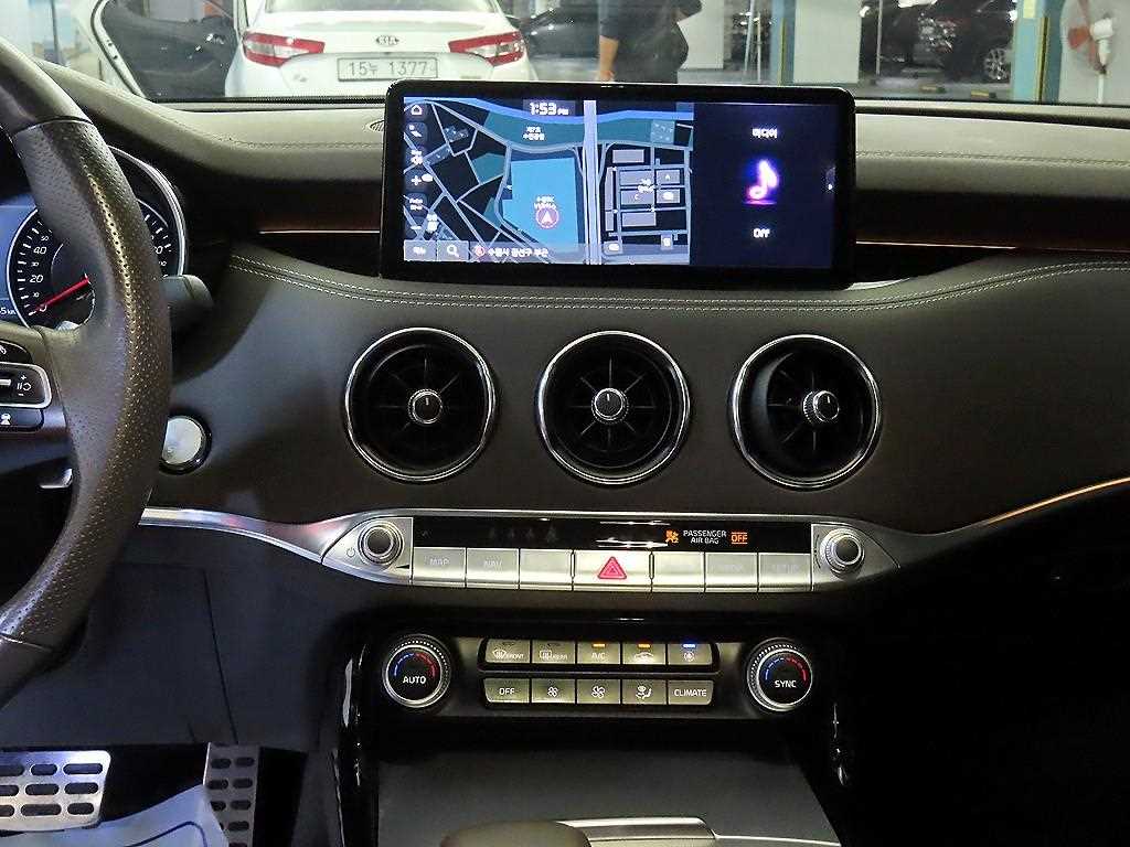 KIA Stinger - Vista 11