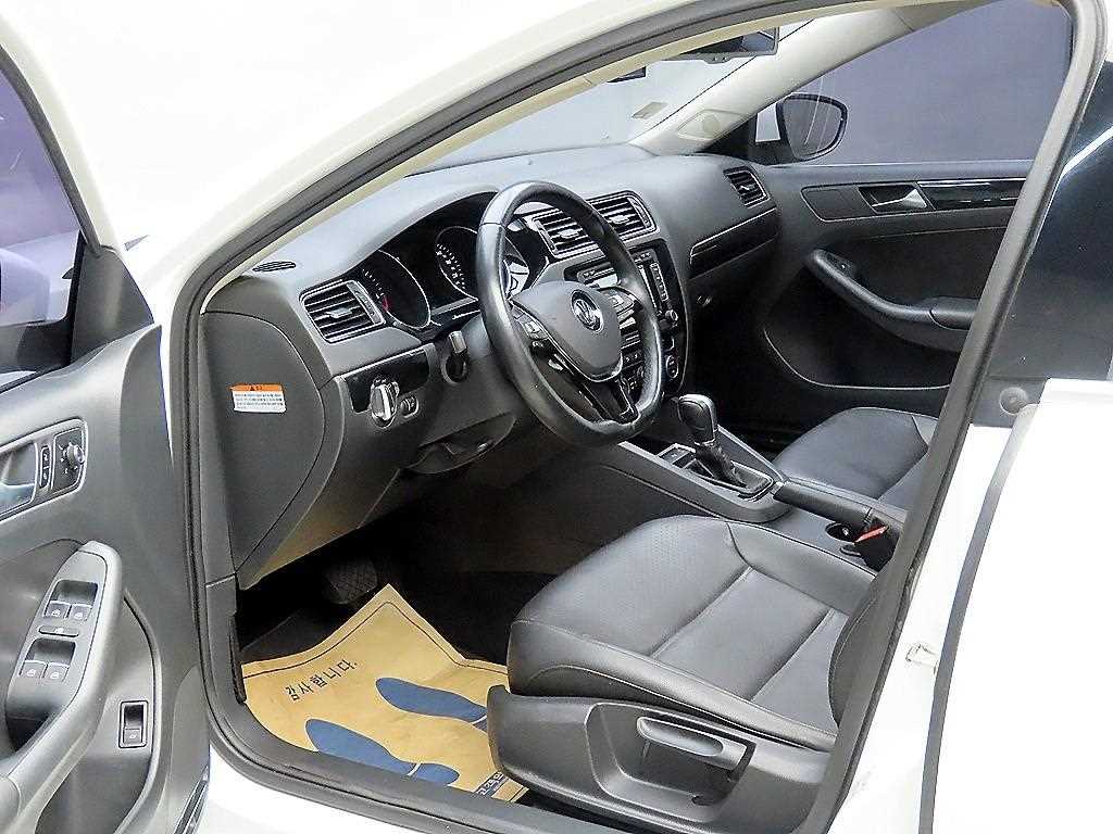 Volkswagen Jetta - Vista 5