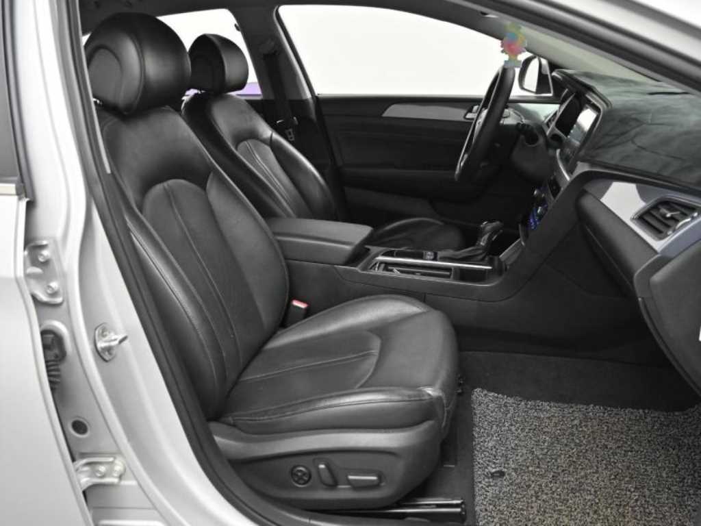 HYUNDAI Sonata - Vista 10