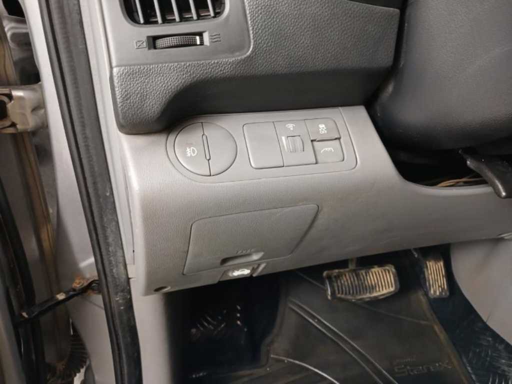 HYUNDAI Starex - Vista 9