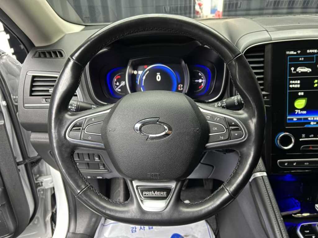 SAMSUNG QM6 - Vista 9