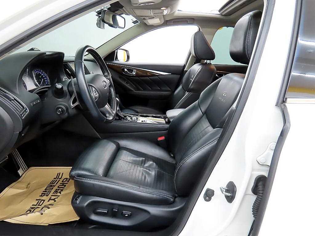 Infiniti Q - Vista 5