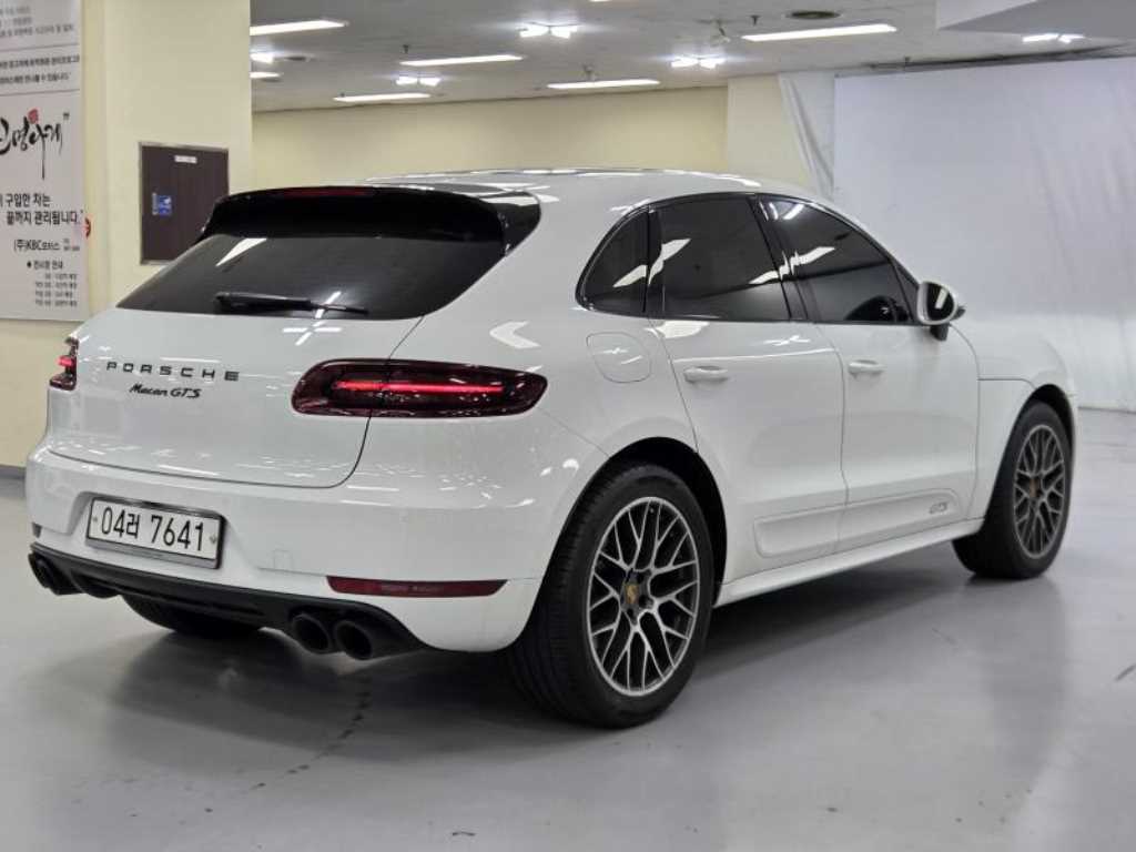 Porsche Macan - Vista 4