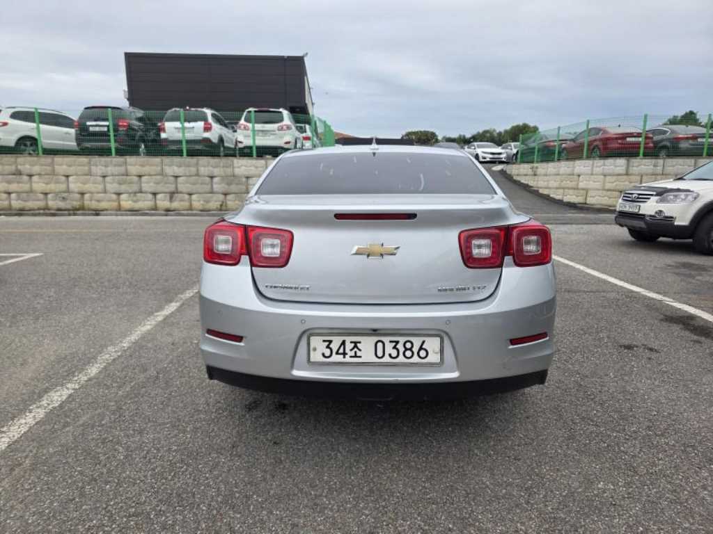 Chevrolet Malibu - Vista 5