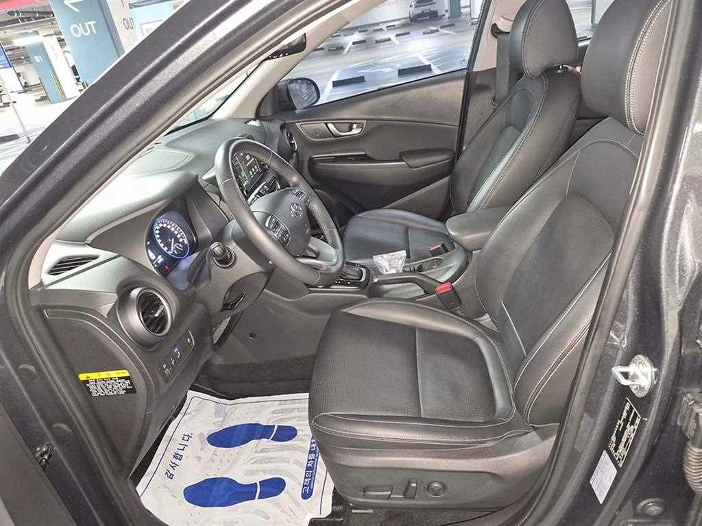 HYUNDAI Kona - Vista 6