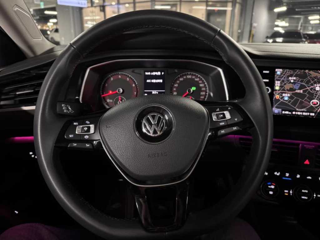 Volkswagen Jetta - Vista 8