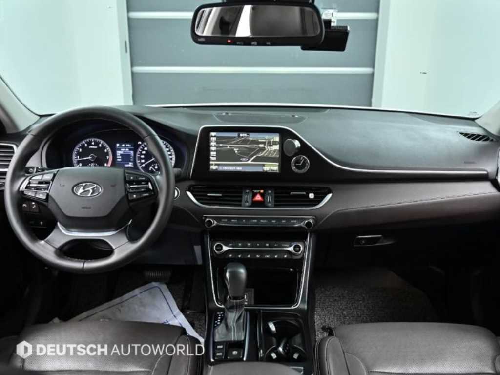 HYUNDAI Grandeur - Vista 7