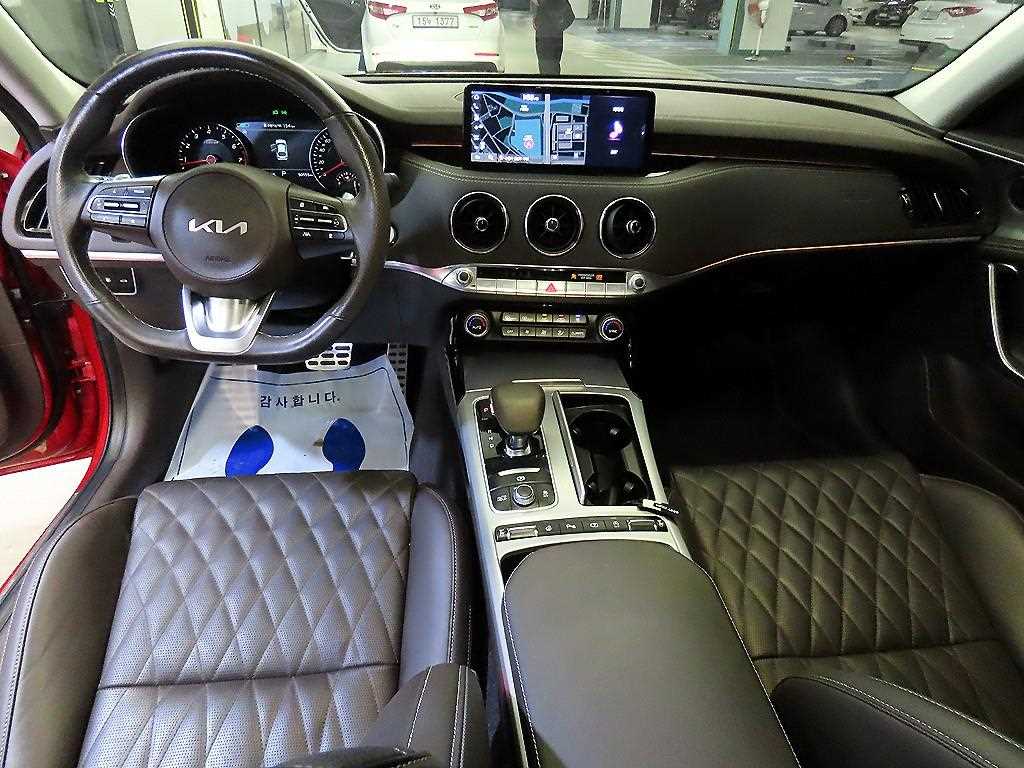 KIA Stinger - Vista 10