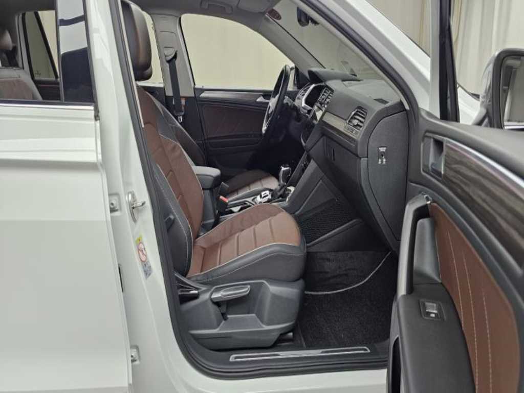 Volkswagen Tiguan - Vista 11
