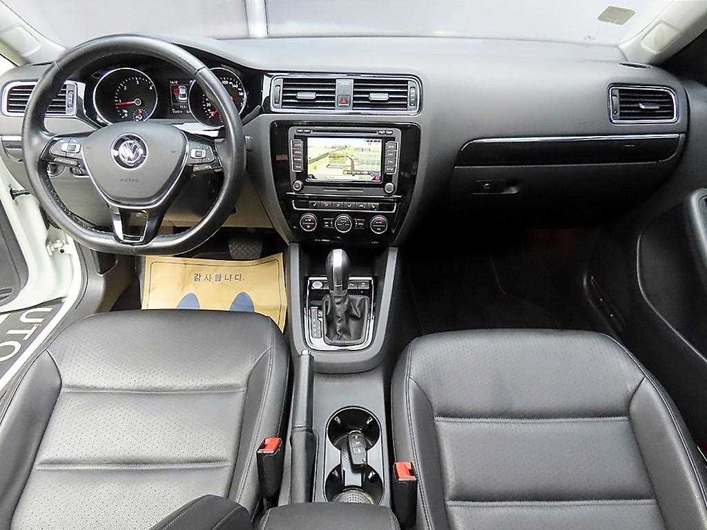 Volkswagen Jetta - Vista 7