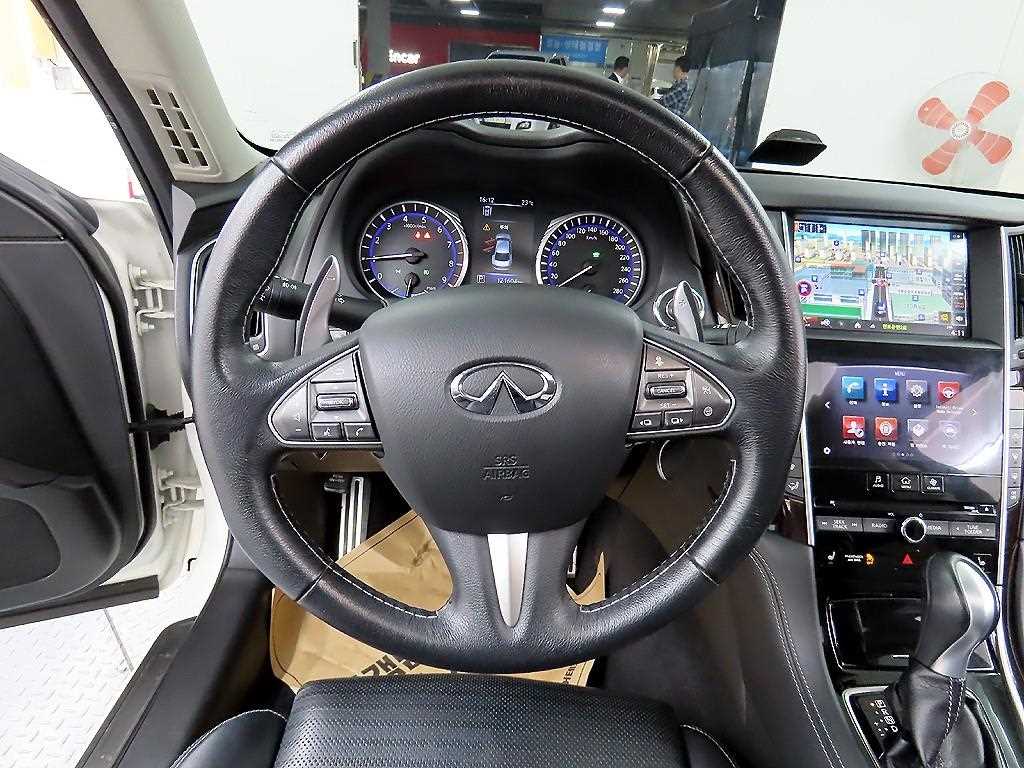 Infiniti Q - Vista 9