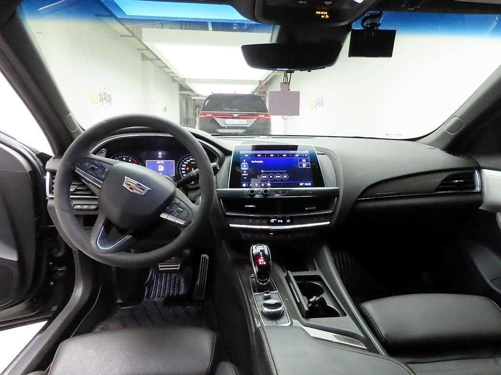 Cadillac CT5 - Vista 7