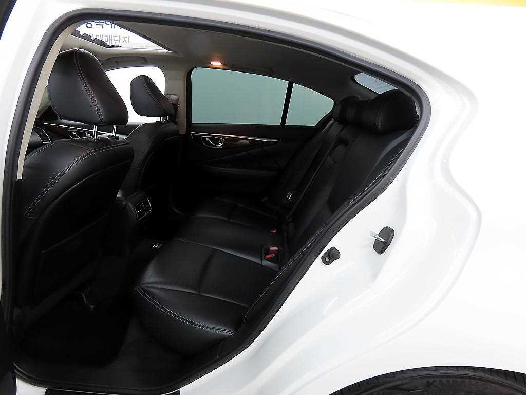 Infiniti Q - Vista 6