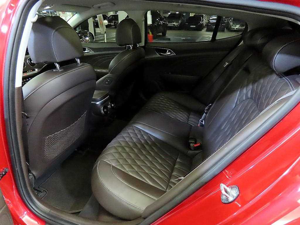 KIA Stinger - Vista 7