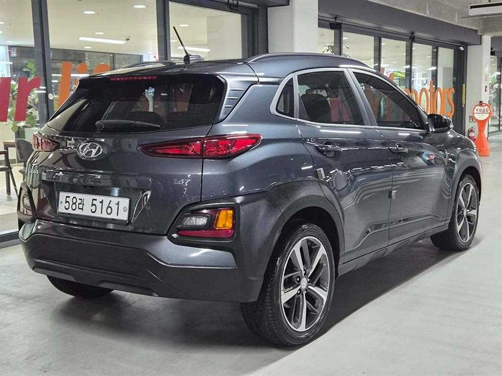 HYUNDAI Kona - Vista 4