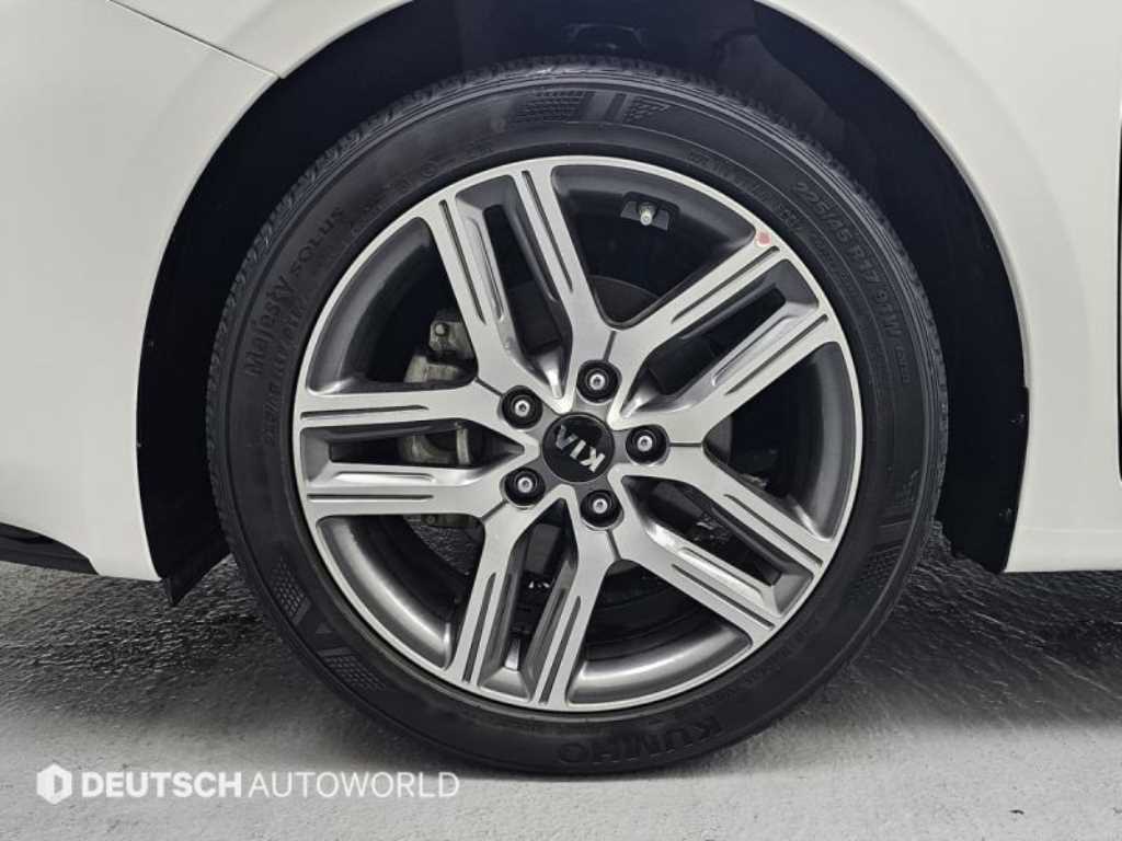 KIA K3 - Vista 5