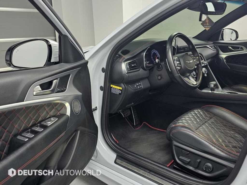 Genesis G70 - Vista 11