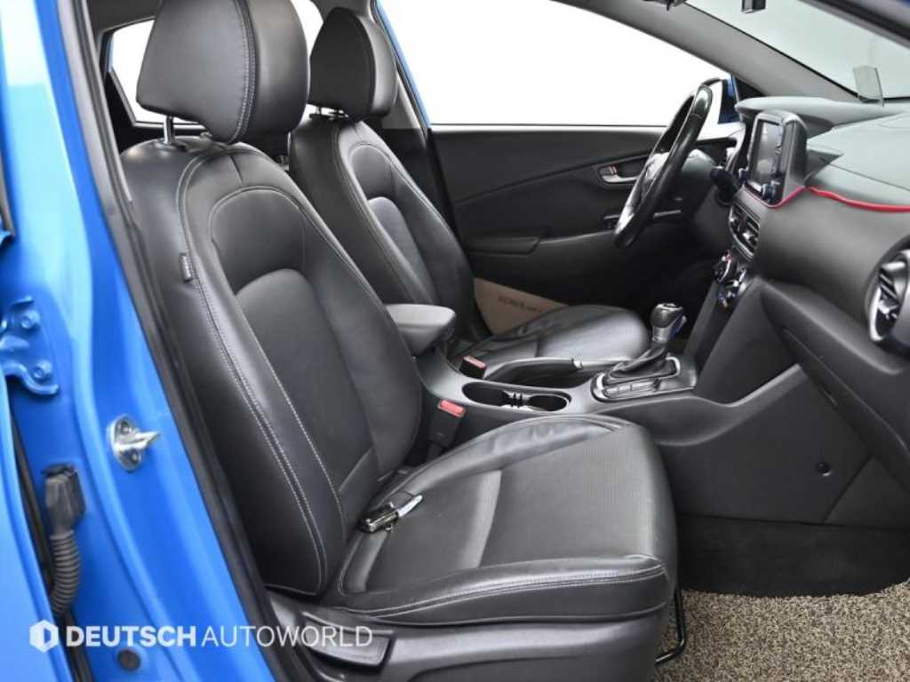 HYUNDAI Kona - Vista 10