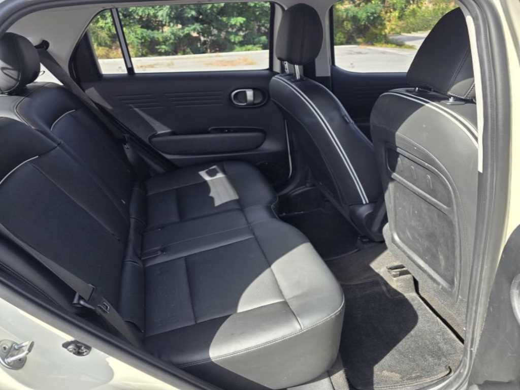 HYUNDAI Casper - Vista 8