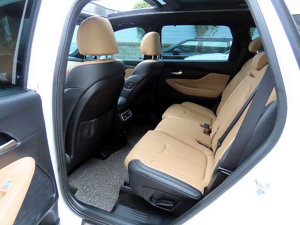 HYUNDAI Santa Fe - Vista 6