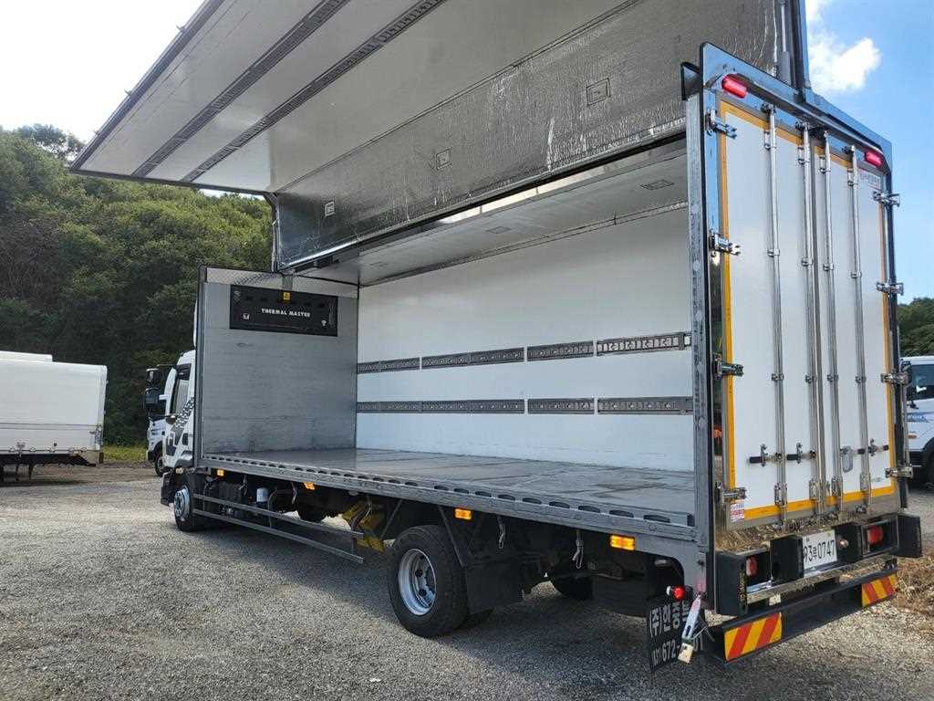 medium and large cargo truck - Vista 8