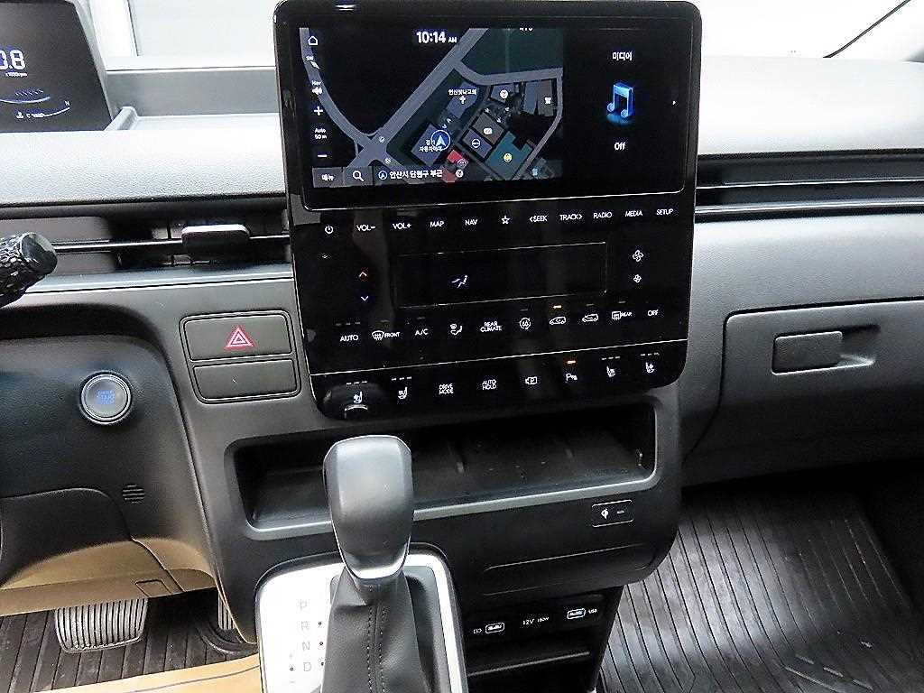 HYUNDAI Staria - Vista 12