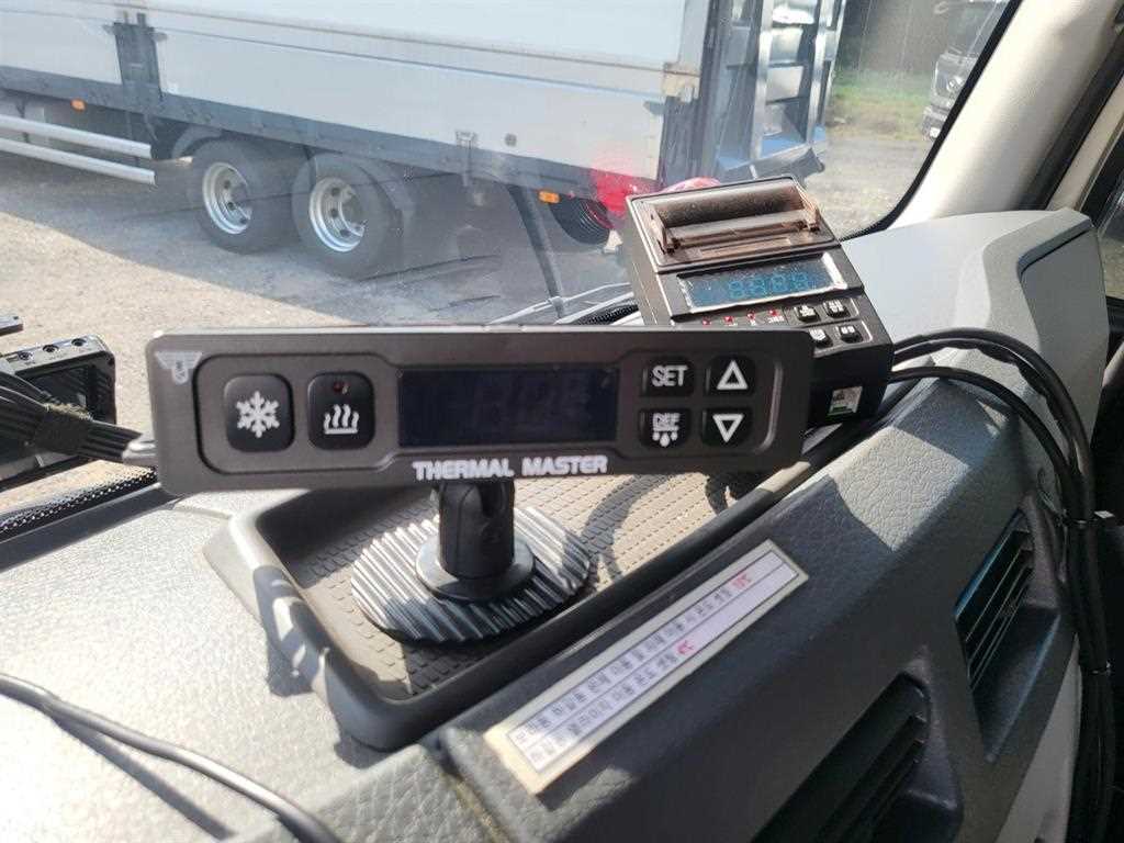 medium and large cargo truck - Vista 11