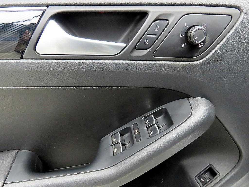 Volkswagen Jetta - Vista 11