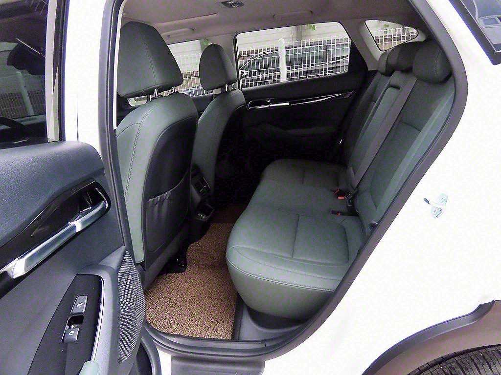 KIA Seltos - Vista 6