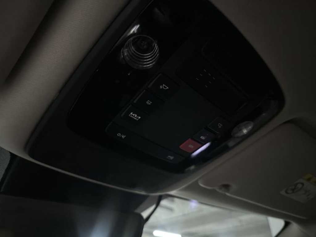 KIA Carnival - Vista 9