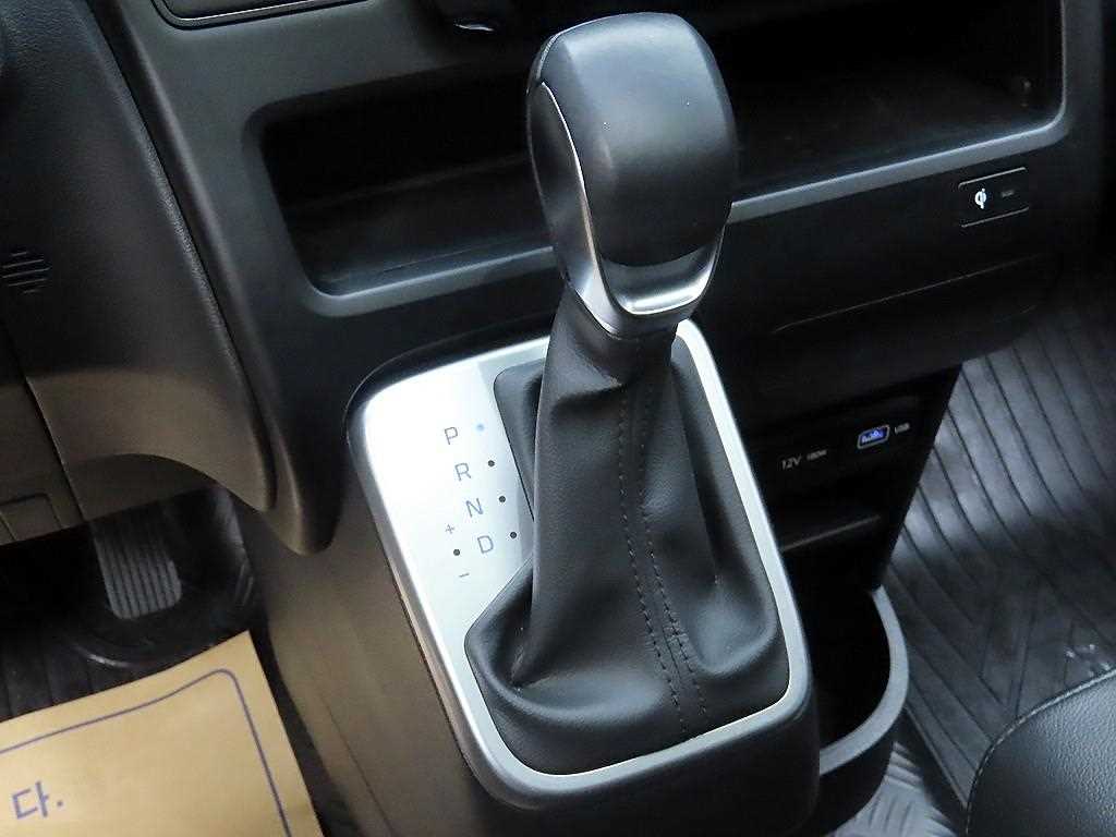 HYUNDAI Staria - Vista 10