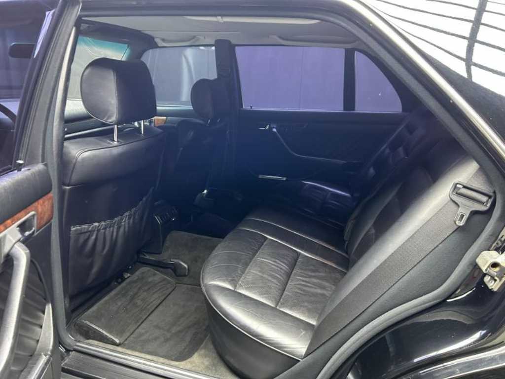 Mercedes Benz S Class - Vista 5