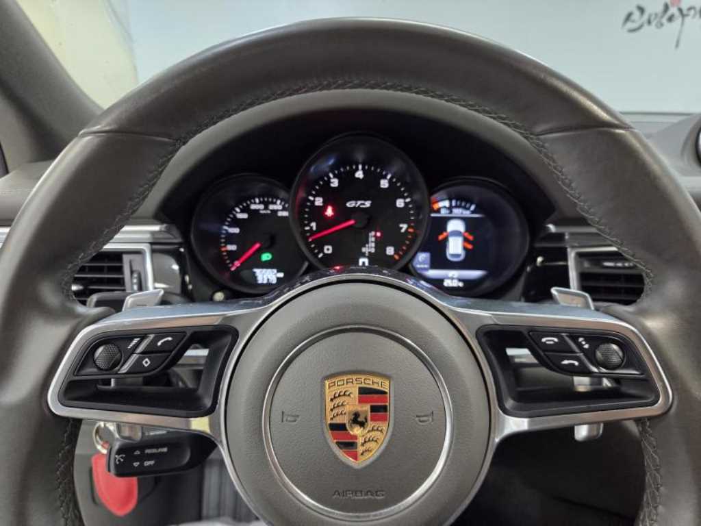 Porsche Macan - Vista 12