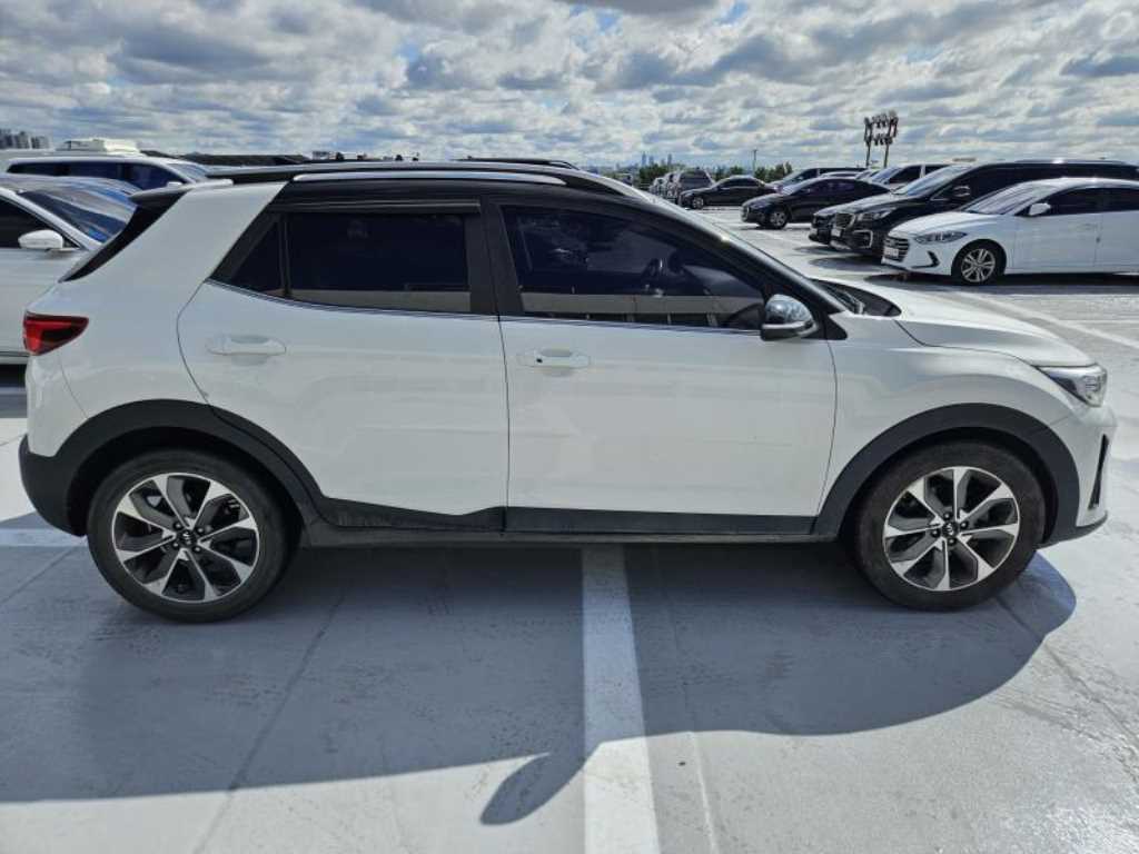 KIA Stonic - Vista 4