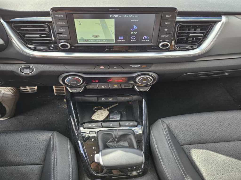 KIA Stonic - Vista 8