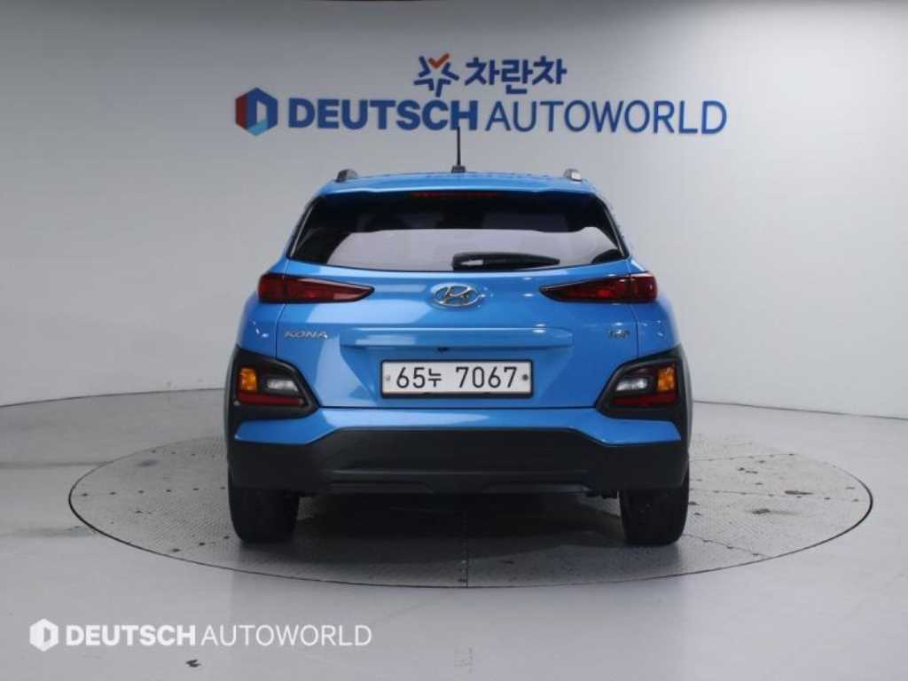 HYUNDAI Kona - Vista 4