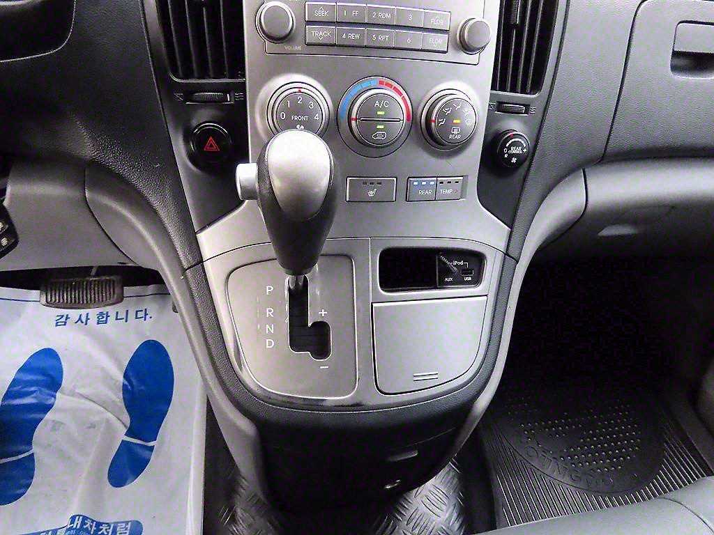 HYUNDAI Starex - Vista 11