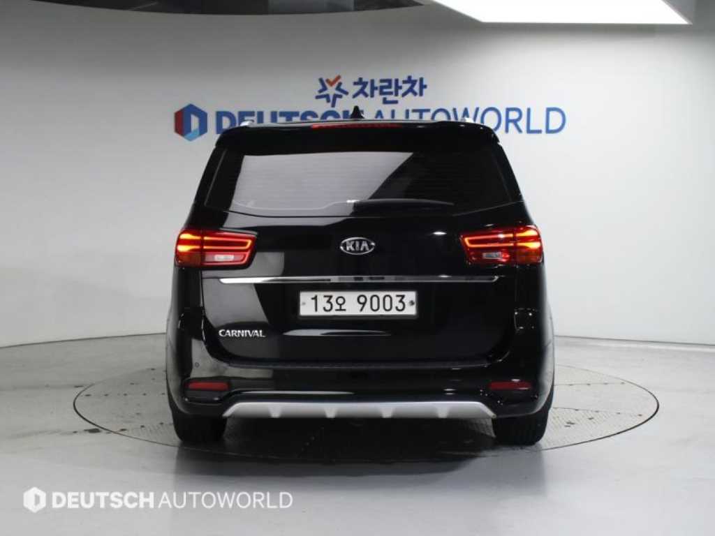 KIA Carnival - Vista 4