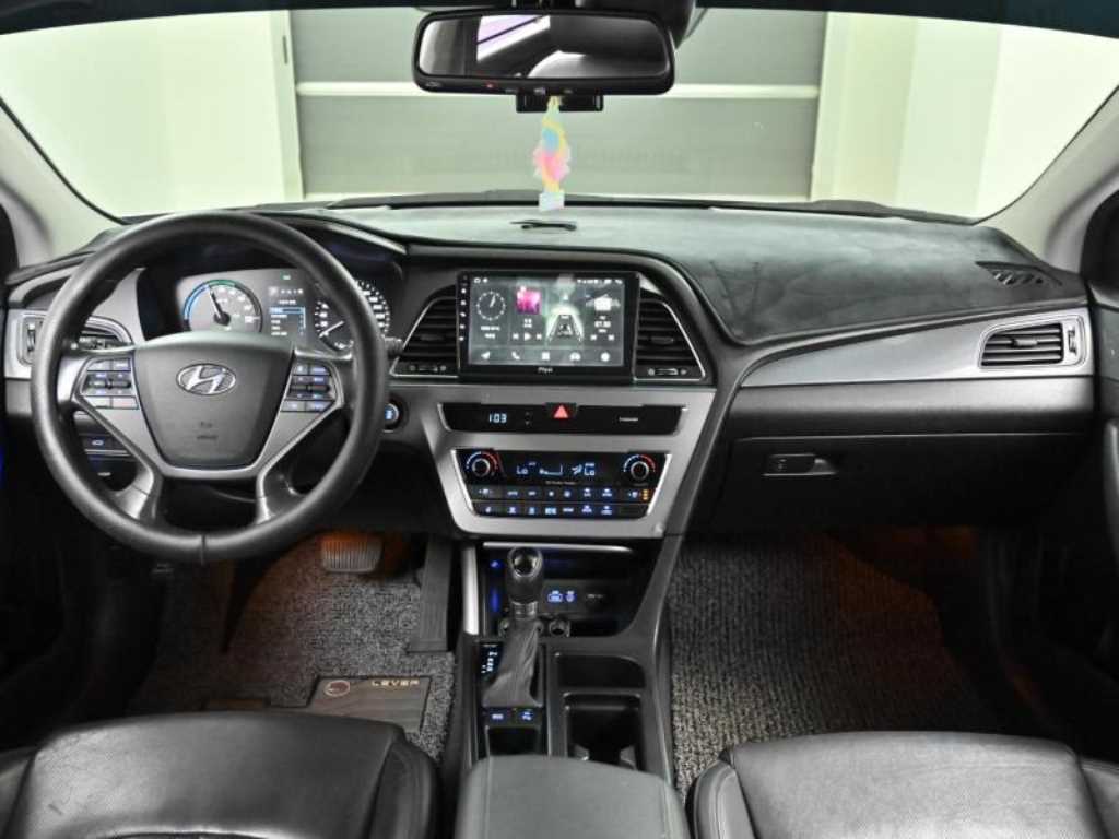 HYUNDAI Sonata - Vista 7