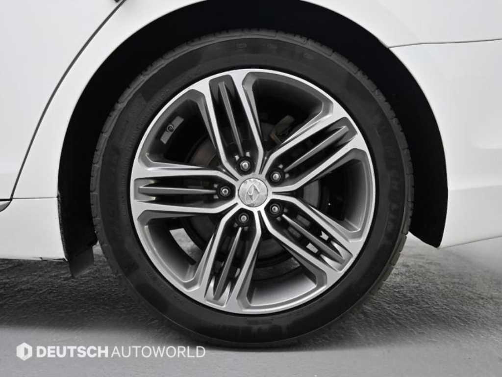 HYUNDAI Grandeur - Vista 5