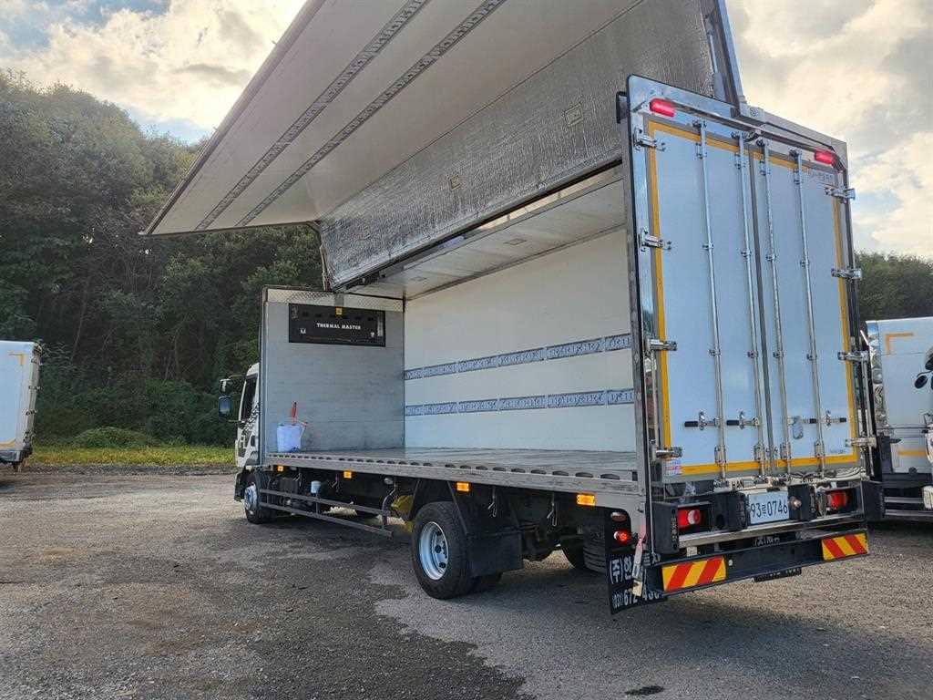 medium and large cargo truck - Vista 7