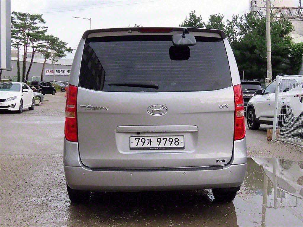 HYUNDAI Starex - Vista 4