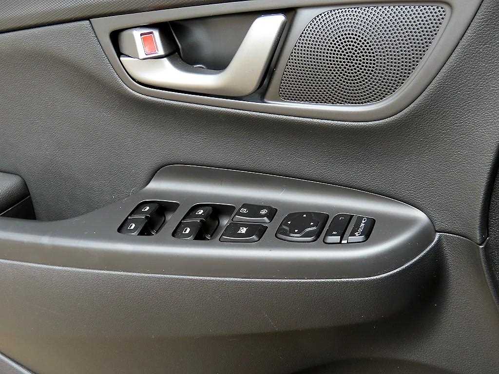 HYUNDAI Kona - Vista 11