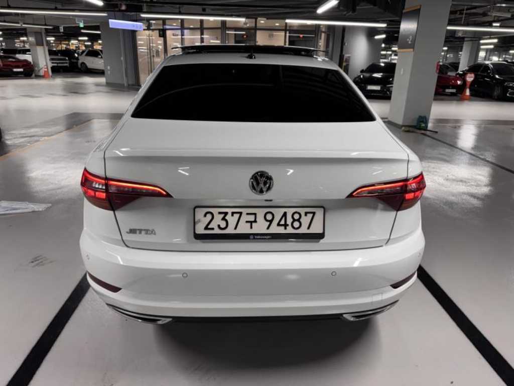 Volkswagen Jetta - Vista 4