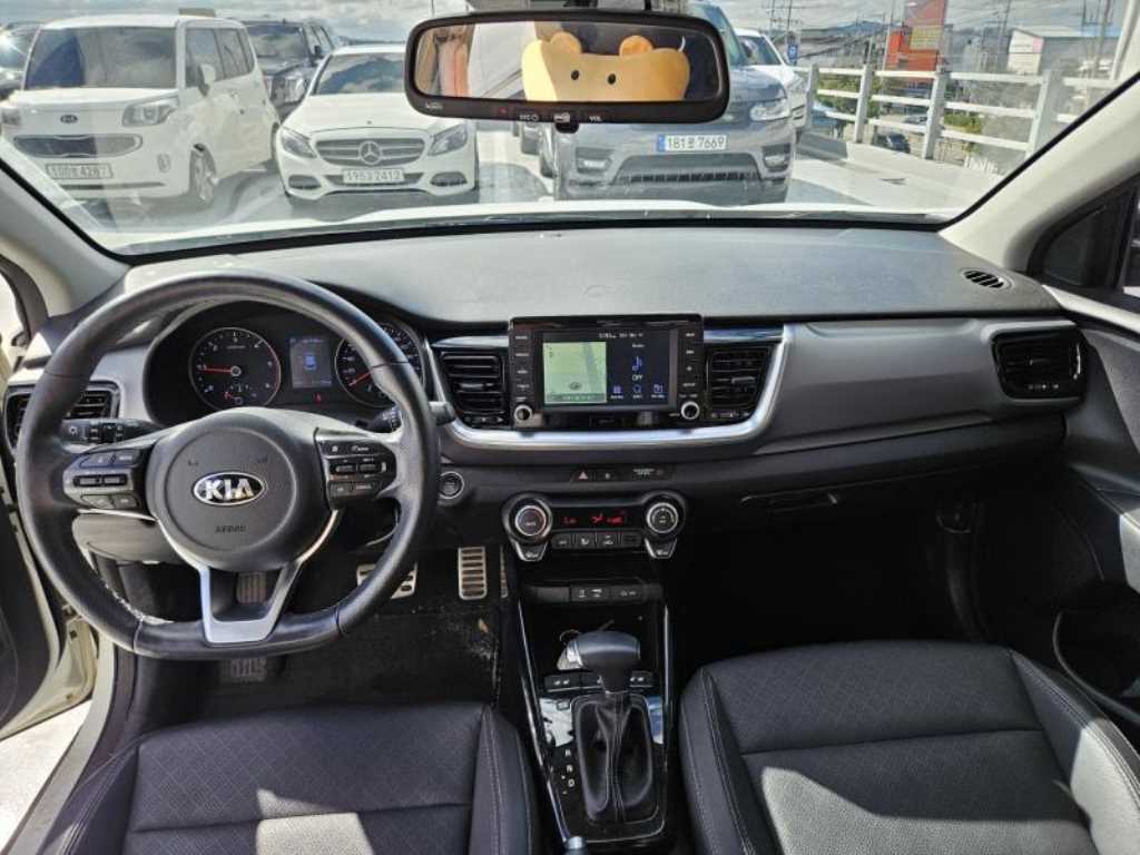 KIA Stonic - Vista 7