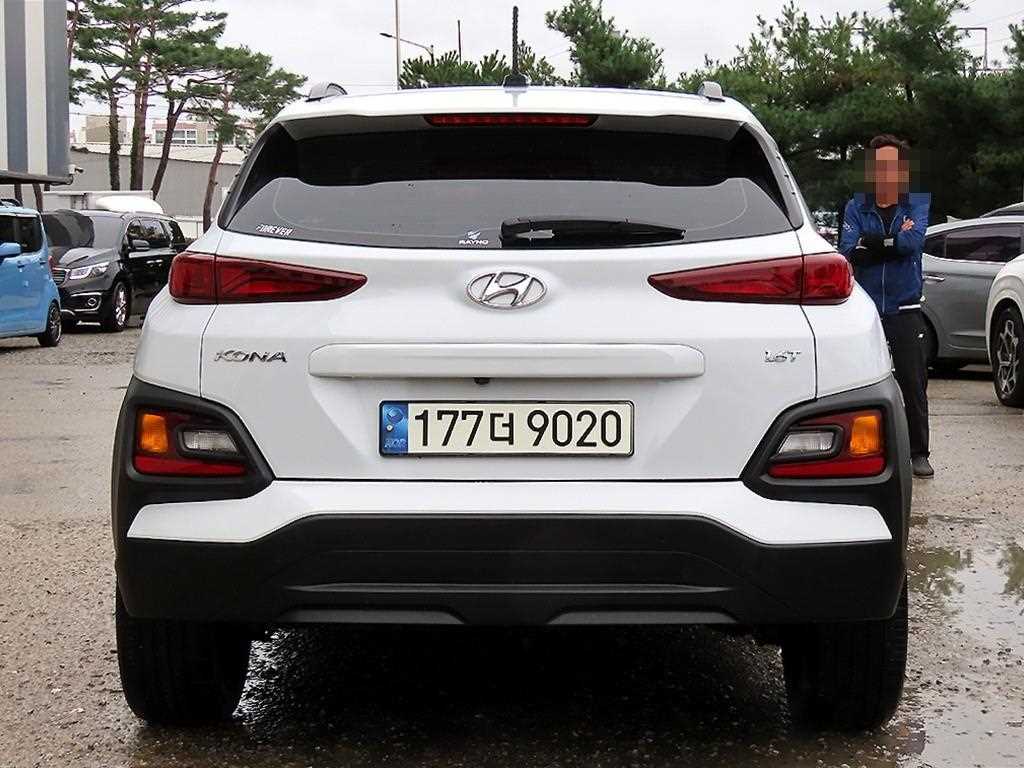 HYUNDAI Kona - Vista 4