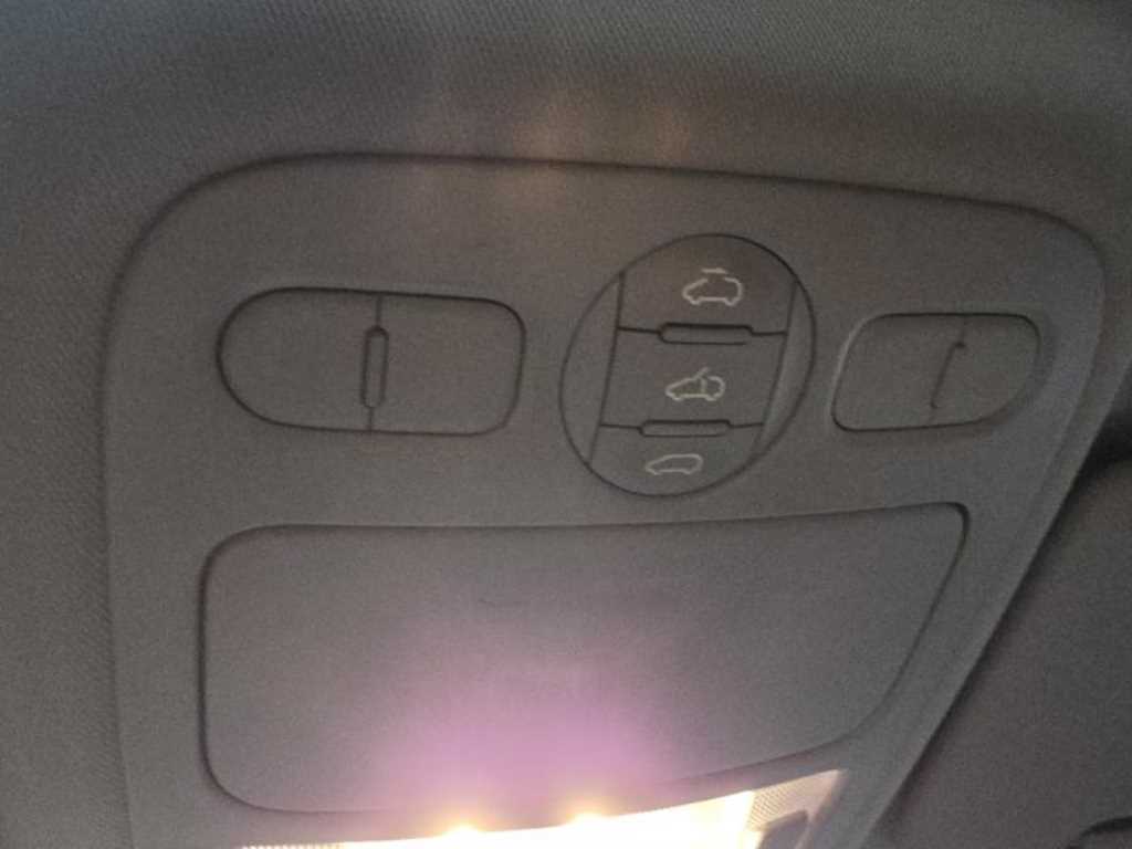 KIA Carnival - Vista 7