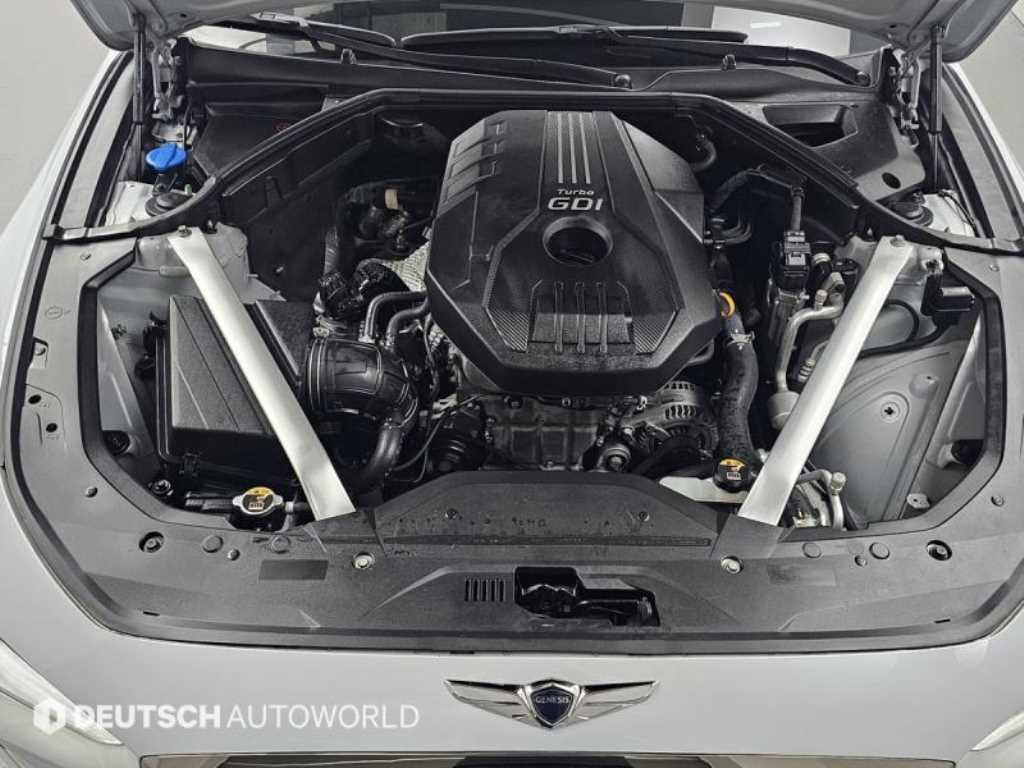 Genesis G70 - Vista 6