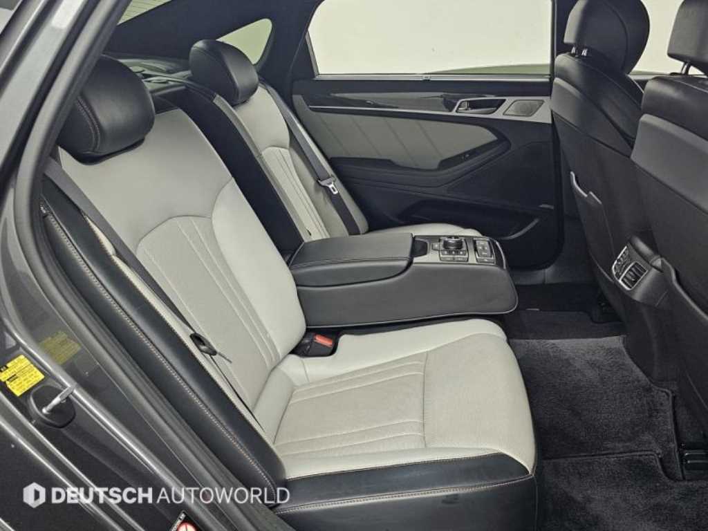 Genesis G80 - Vista 12