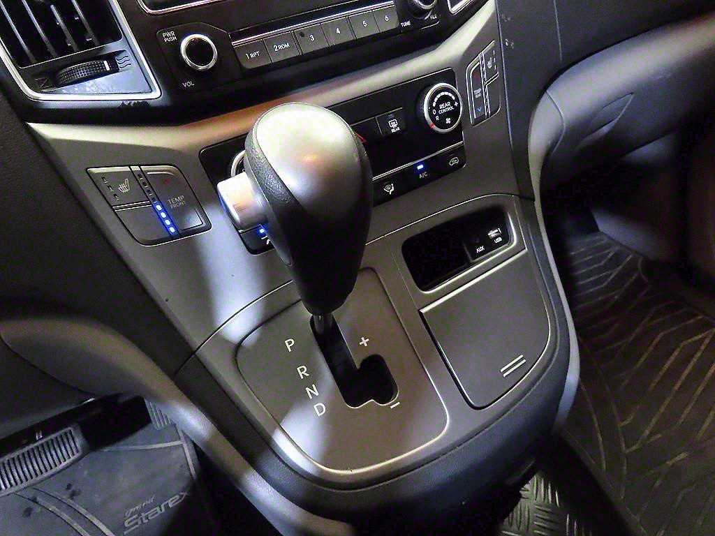 HYUNDAI Starex 2017 Gris - Importación desde Corea - HF Imports Iquique - Foto 13